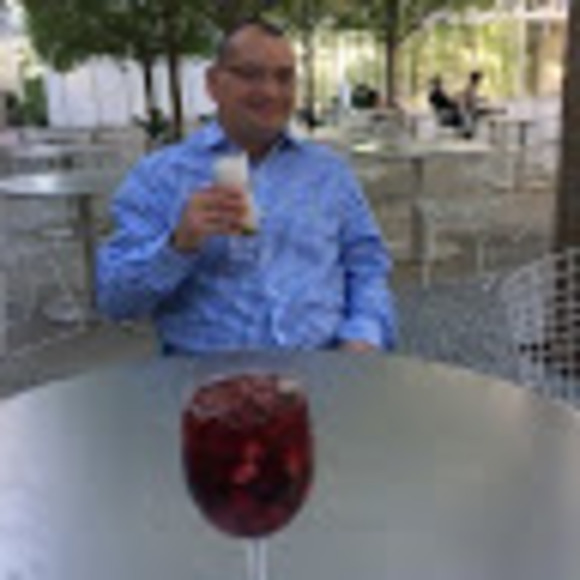 Profile Picture of Leo Canales (@leocanales91072) on Poshmark