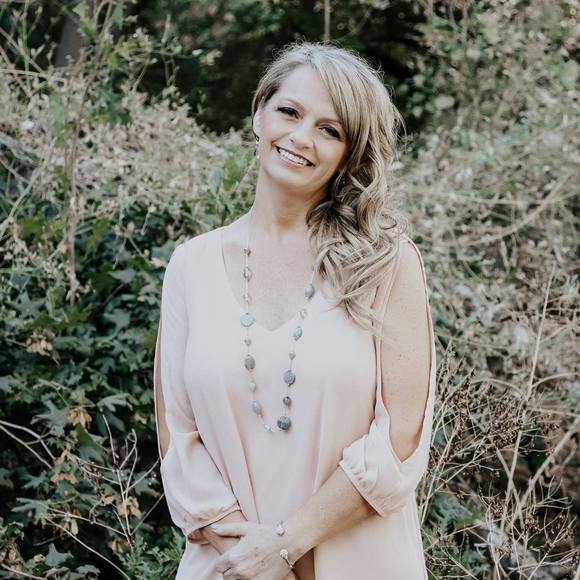 Profile Picture of Tabitha Neal (@tabitha121212) on Poshmark