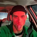 Profile Picture of Derek (@bomanko) on Instagram