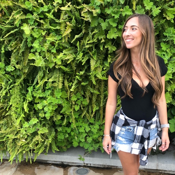 Profile Picture of Hayley Matics (@rowan137) on Poshmark