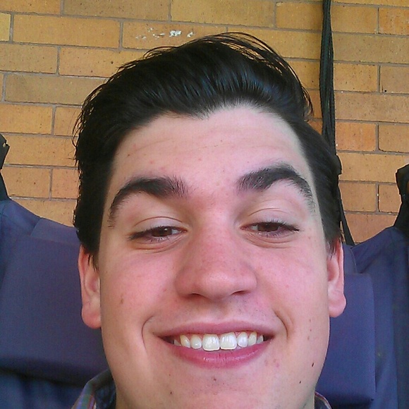 Profile Picture of Kyle Helffrich (@kylehelff) on Poshmark