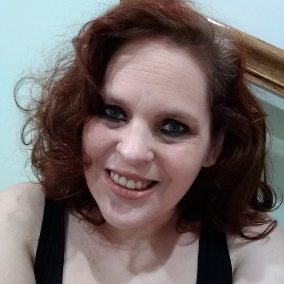 Profile Picture of Michelle Lugenbeal (@mlugenbeal) on Poshmark