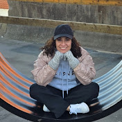 Profile Picture of Jenna Burton (@JennaBTrue) on Youtube