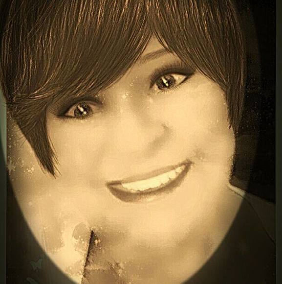 Profile Picture of Lynn Sontag (@gmaone8) on Poshmark