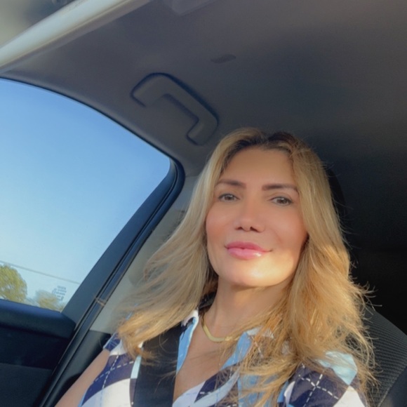 Profile Picture of Luz Rojas (@luzhelena071) on Poshmark