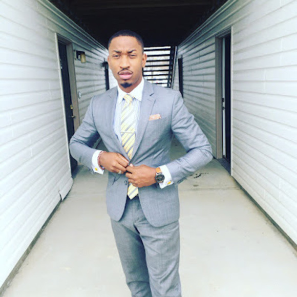 Profile Picture of Lamont Thomas (@lamontmthomas33) on Poshmark