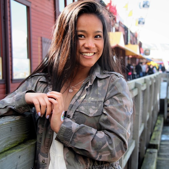 Profile Picture of Katelynne Chanthavong (@katelynnec) on Poshmark