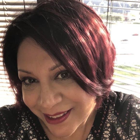 Profile Picture of Tammie Lee-jimenez (@leejimenez5) on Poshmark