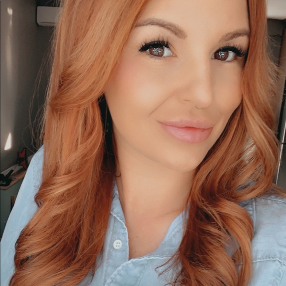 Profile Picture of Melyse Berube (@melyseberubr) on Poshmark