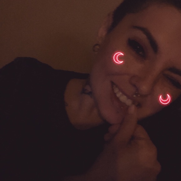 Flynn Flynn - Poshmark Profile Picture of Flynn Flynn (@flynn_flynn) on Poshmark