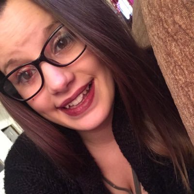 Profile Picture of Roxanne Fink (@Themotherof_2) on Twitter