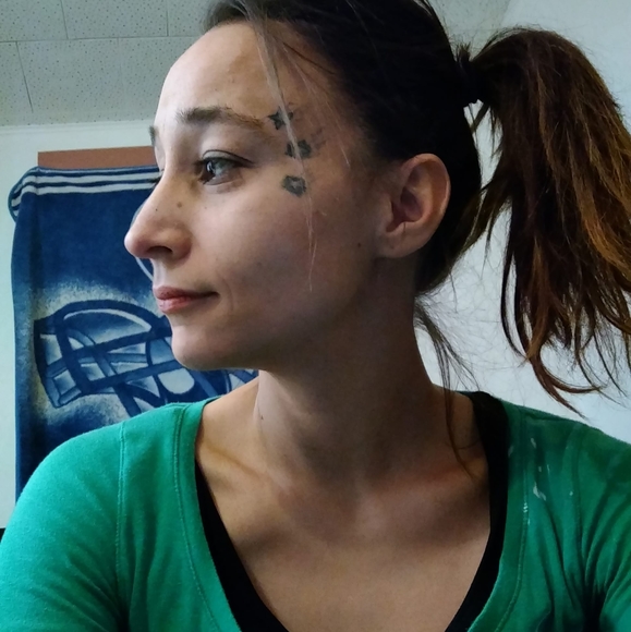 Veronica Zankowski - Poshmark Profile Picture of Veronica Zankowski (@zankowskil01) on Poshmark