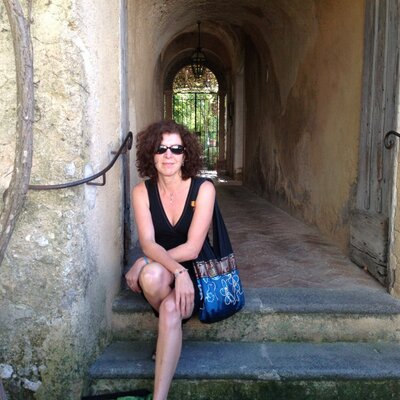 Profile Picture of Angela Perri-Forder (@AngelaPForder) on Twitter