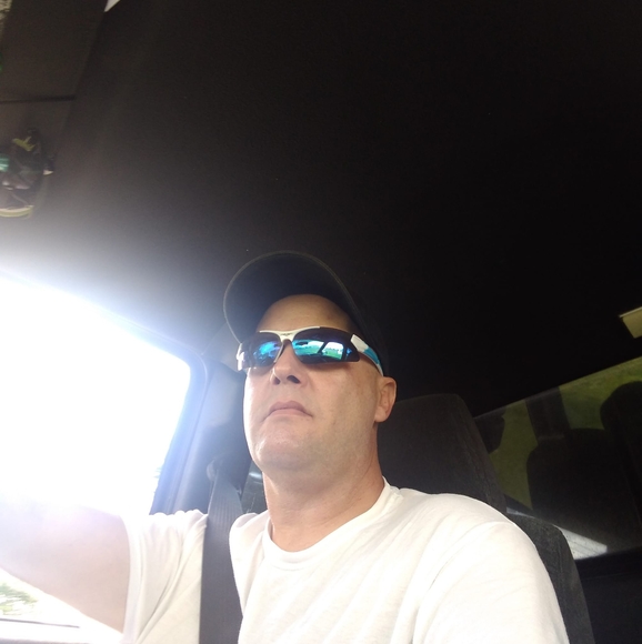 Profile Picture of Barry Bray (@braybarry1979) on Poshmark