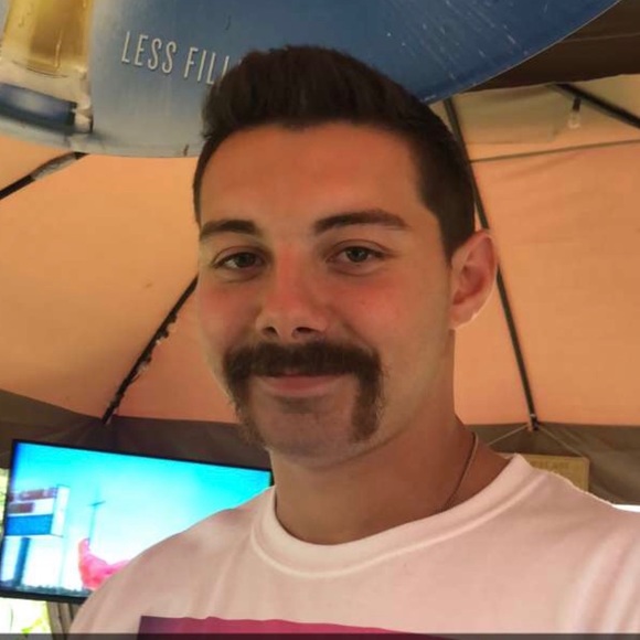 Profile Picture of Shane Deemer (@sdeemer5) on Poshmark