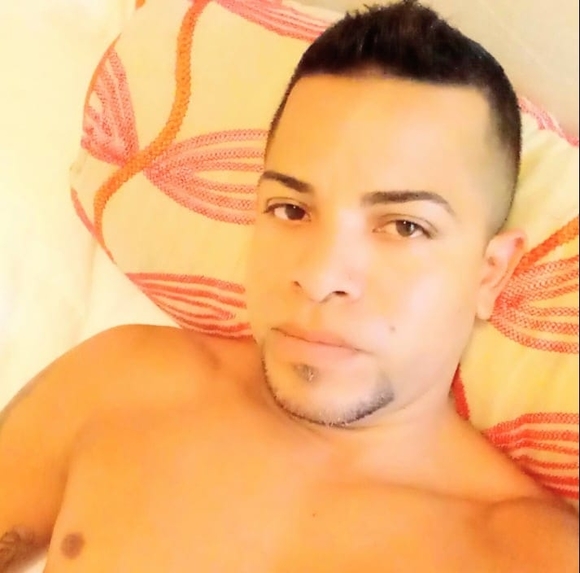 Profile Picture of Eric Sanchez (@desconosido76) on Poshmark