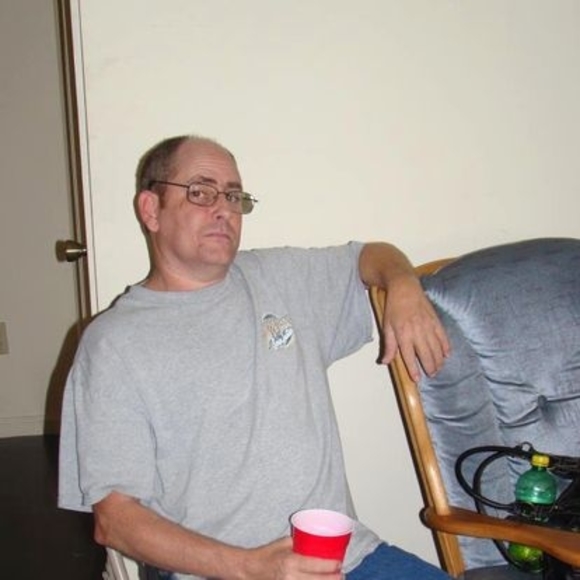 Profile Picture of Mike Singletary (@dostadobber) on Poshmark