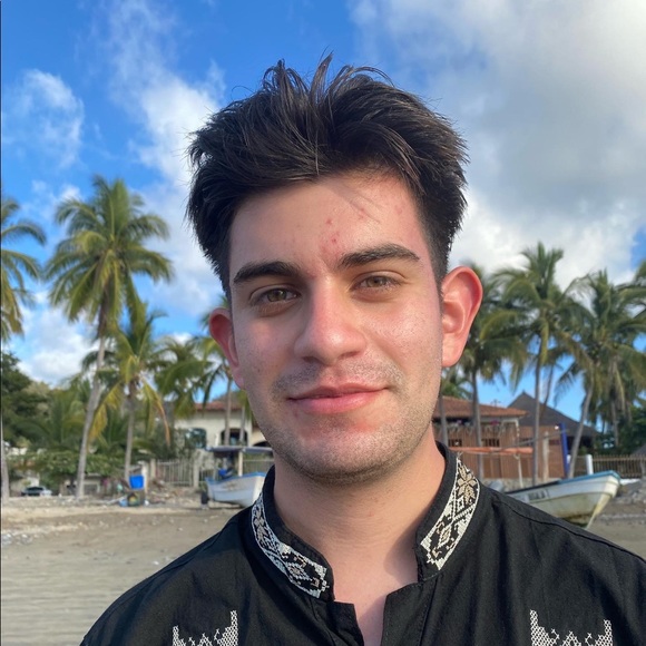 Profile Picture of Cesar Plascencia (@cespla12) on Poshmark