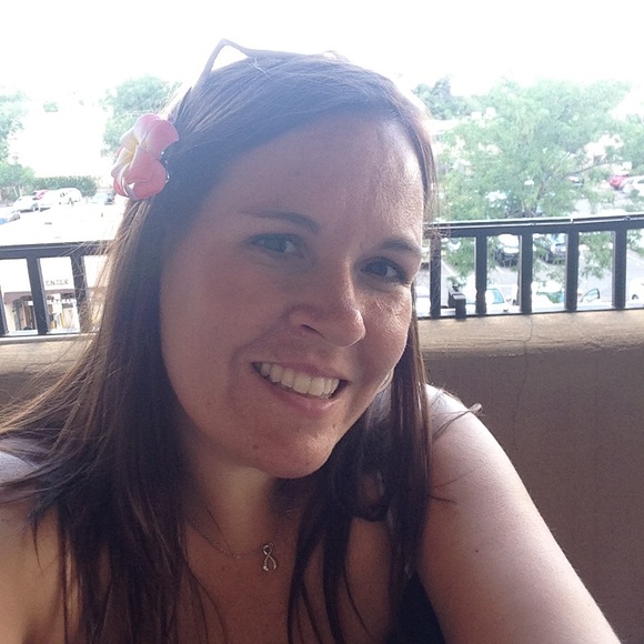 Profile Picture of Jessica Parsons (@jezzykajo) on Poshmark