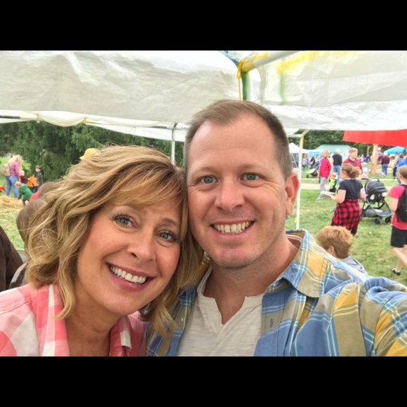 Profile Picture of Liza Betzner (@lizabetzner) on Poshmark