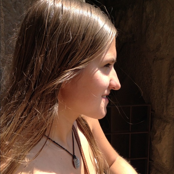 Profile Picture of Charlotte Bamford (@cwbamfo) on Poshmark