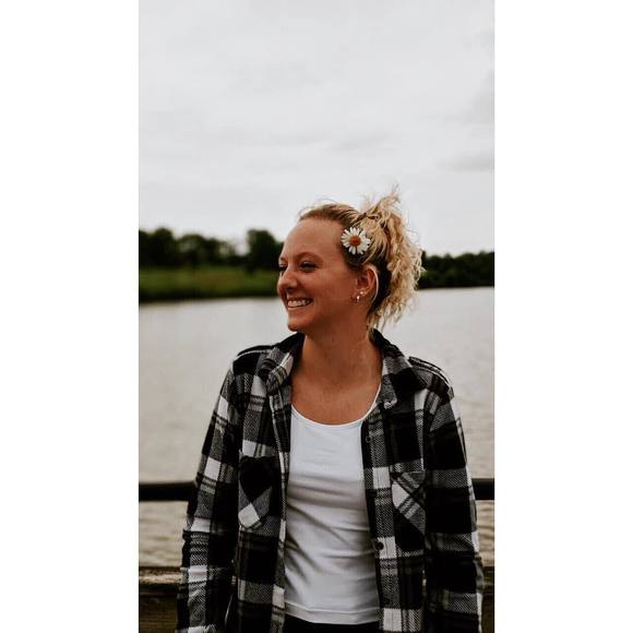 Profile Picture of Haley Engemann (@haleyengemann) on Poshmark