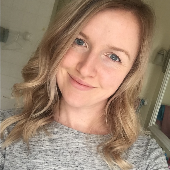 Profile Picture of Emily Coppins (@eecoppins) on Poshmark