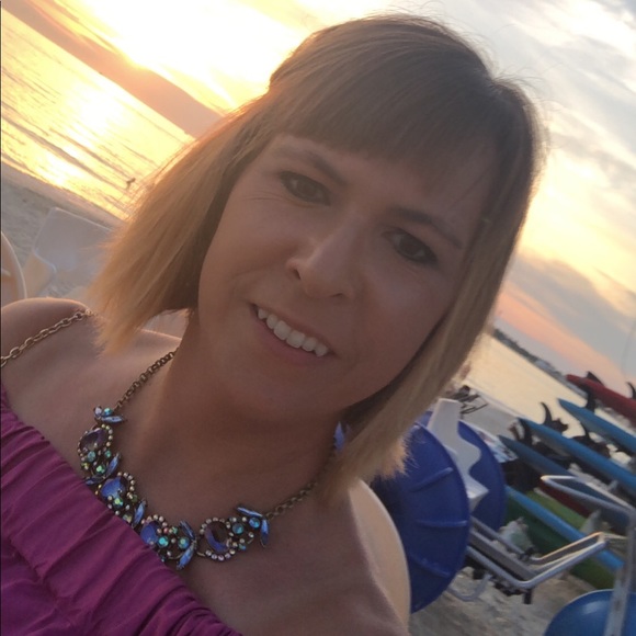 Profile Picture of Whitney Mcmasters (@whitneymcmaster) on Poshmark