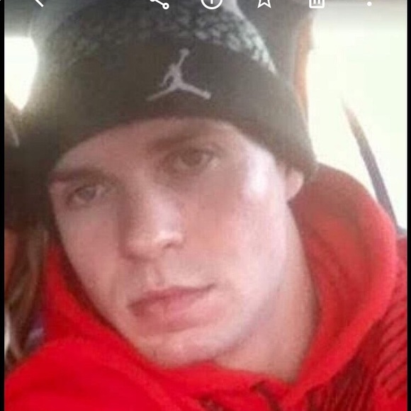 Profile Picture of Sam Hess (@mrhighsociety12) on Poshmark