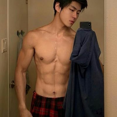 Profile Picture of Matthew Li (@iyourdaddyli) on Twitter