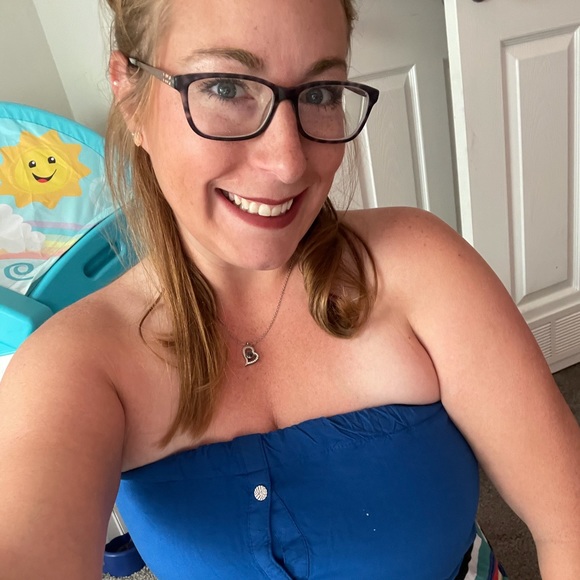 Profile Picture of Kimberly Pavone (@kimberlypavone) on Poshmark