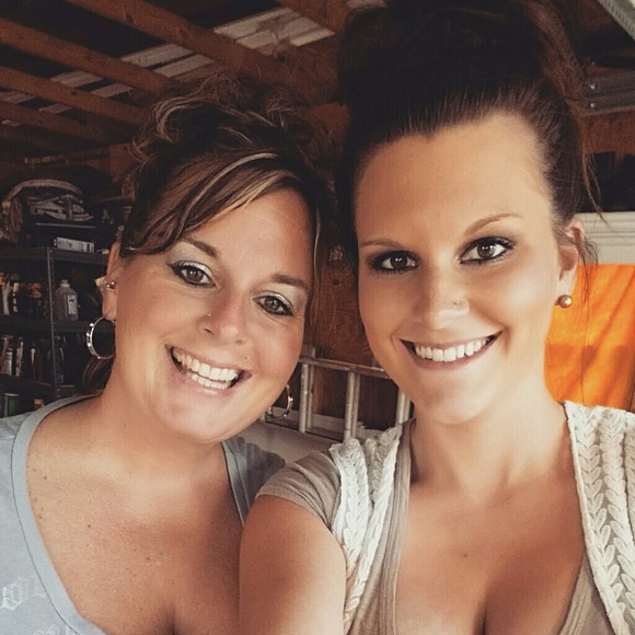 Profile Picture of Autumn Humphreys (@alh_1017) on Poshmark