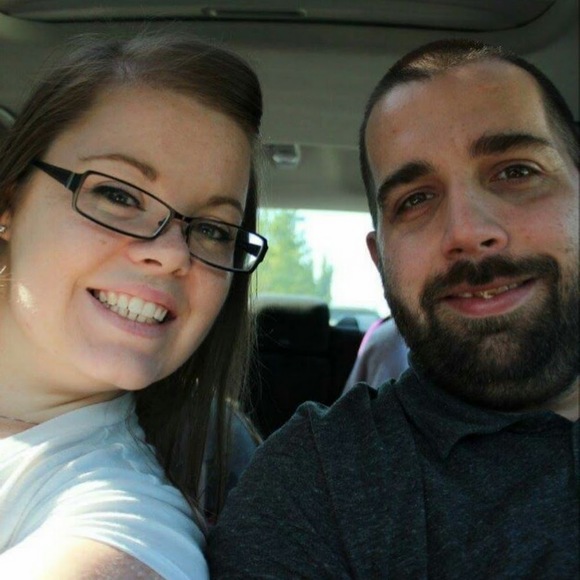 Profile Picture of Kayleigh Halstedt (@khalstedt) on Poshmark