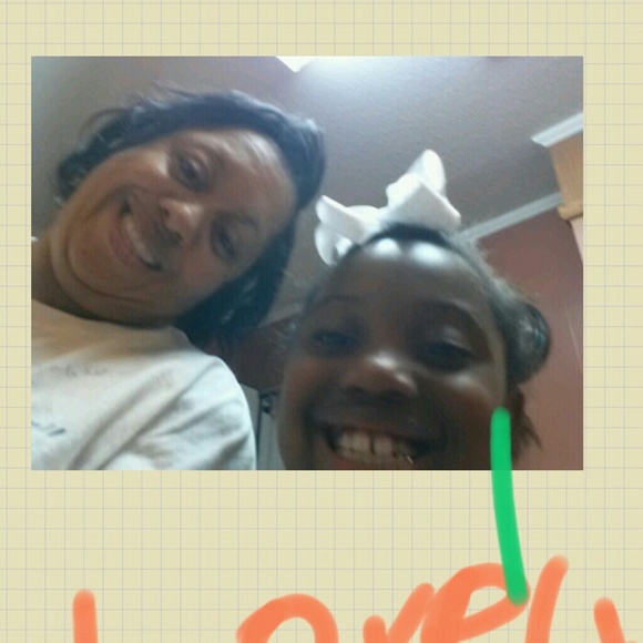 Profile Picture of Nichole Sims (@redia) on Poshmark