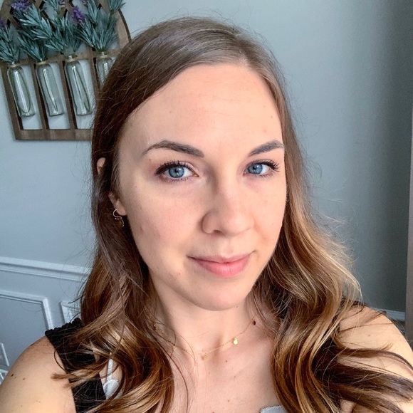 Profile Picture of Erica Johansen (@ericajo_24) on Poshmark