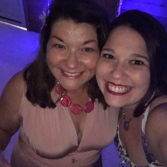 Profile Picture of Erin Vanderstine (@errv) on Poshmark