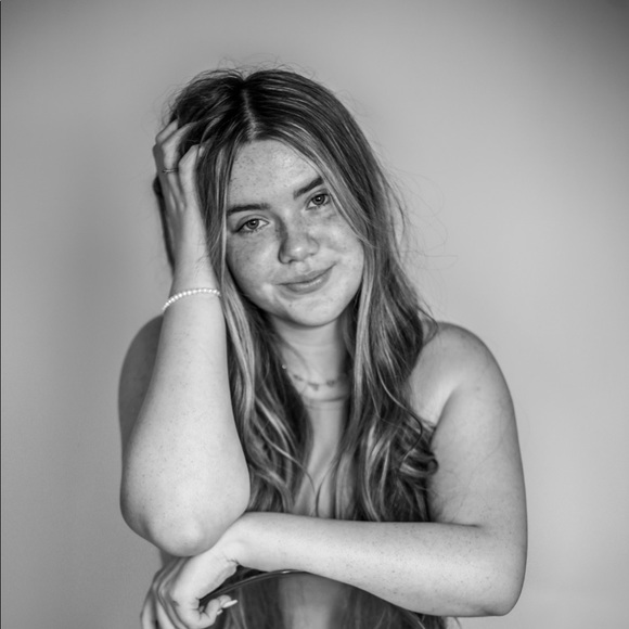 Profile Picture of Destiny Faultner (@d_faultner) on Poshmark