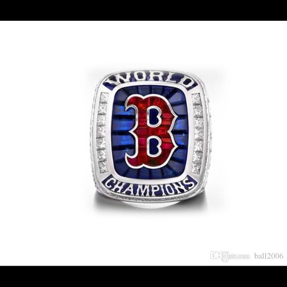 Profile Picture of Marcos Serraty (@mserraty18) on Poshmark