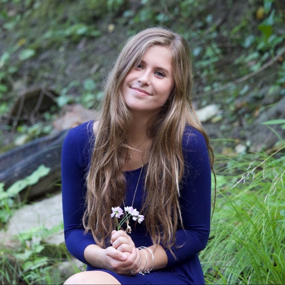 Profile Picture of Katie Braund (@katiebraund) on Poshmark