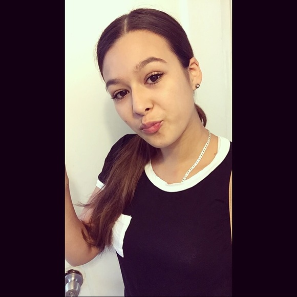 Profile Picture of Taryn Urquides (@taarynirene_) on Poshmark