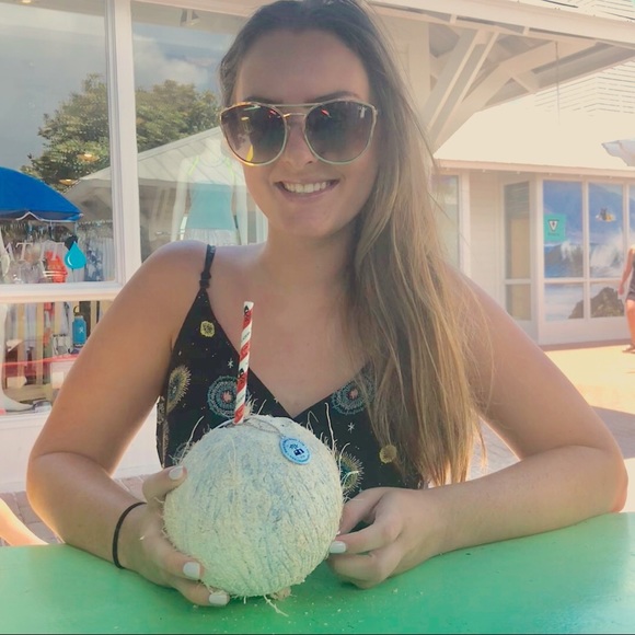 Profile Picture of Hannah Saulters (@hanscloset397) on Poshmark