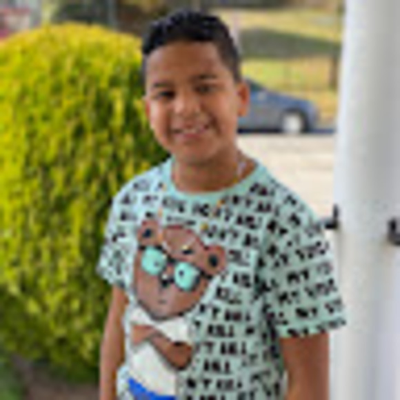 Profile Picture of Jeremy Ulloa (@jeremyullo07) on Poshmark