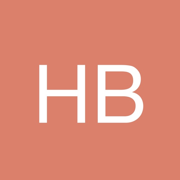 Profile Picture of Hannah Berson (@hannahberson) on Poshmark