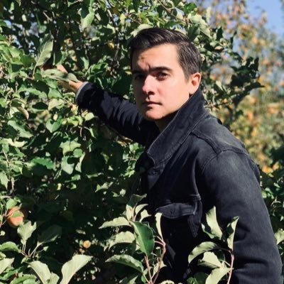 Profile Picture of John Oswald (@JohnOz34) on Twitter