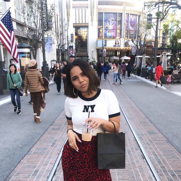 Profile Picture of Dolly Bazzano (@dollybazzano) on Poshmark