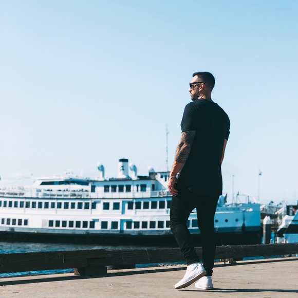 Mike Deavours - Poshmark Profile Picture of Mike Deavours (@mdeavours) on Poshmark