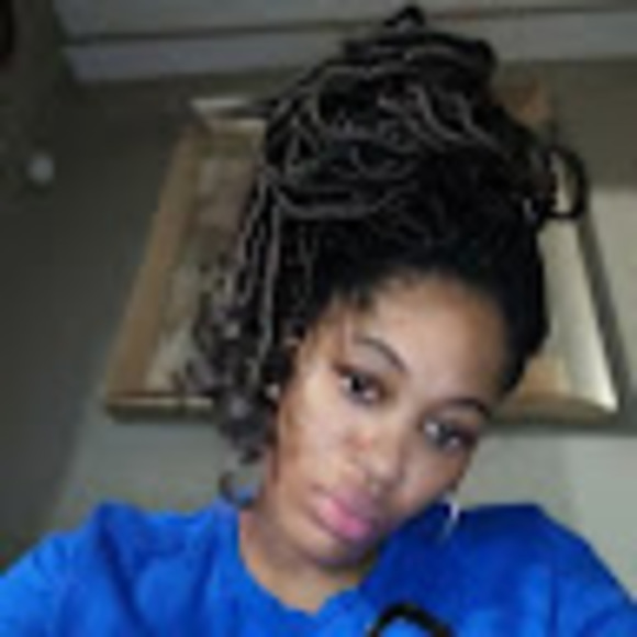 Profile Picture of Janell Jones (@janelljones230) on Poshmark
