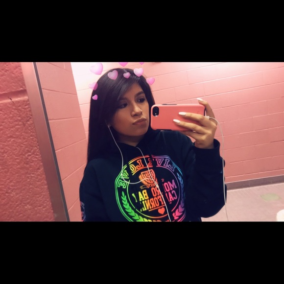 Profile Picture of Yesenia Gabriel (@yeseniagabriel) on Poshmark