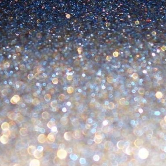 Profile Picture of April Aldape (@lit_dabers) on Poshmark