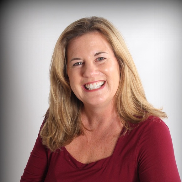 Profile Picture of Kim Mac (@kim_mac) on Poshmark